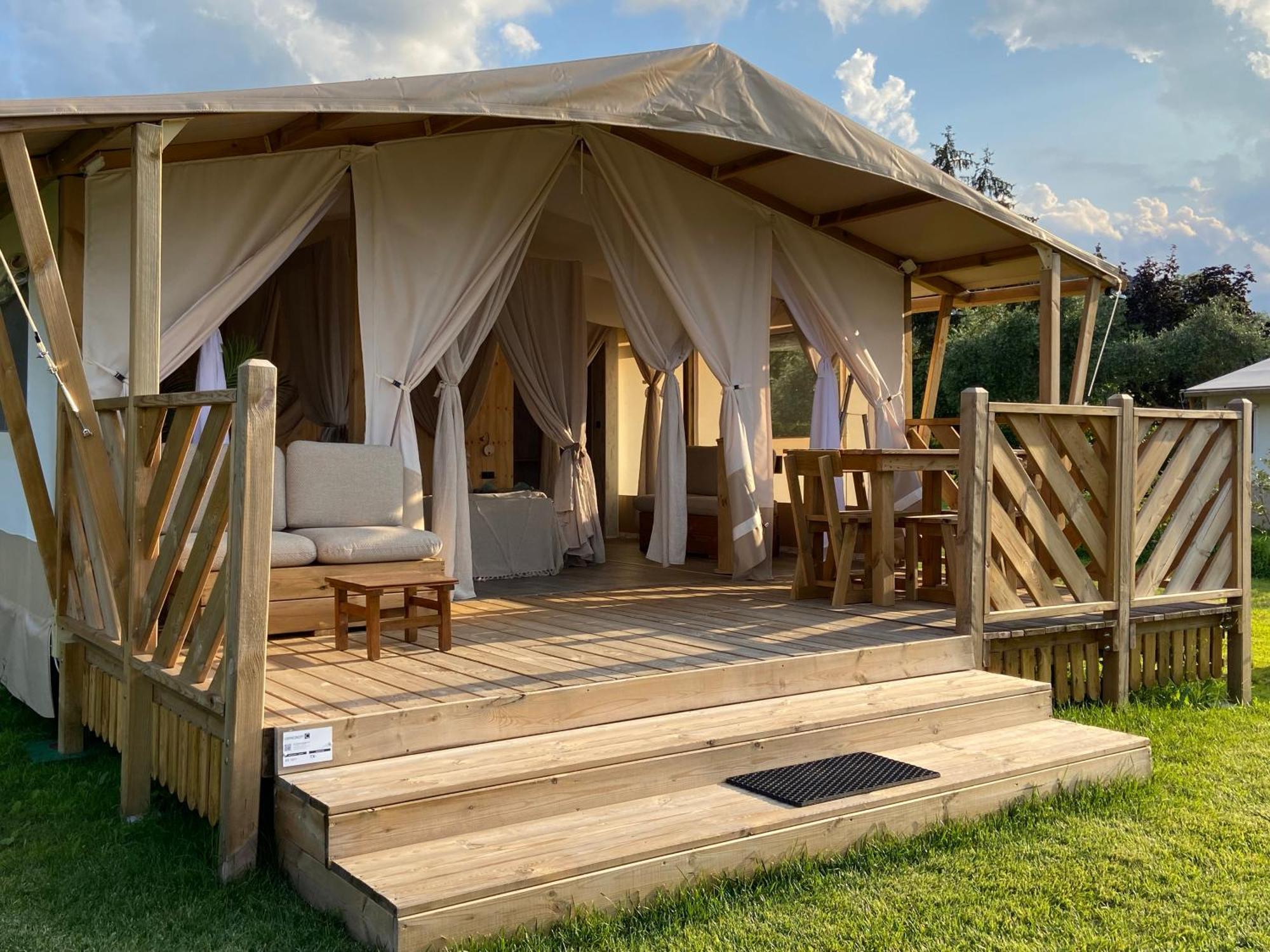 Luxury Lodge เบลลาโจ ภายนอก รูปภาพ