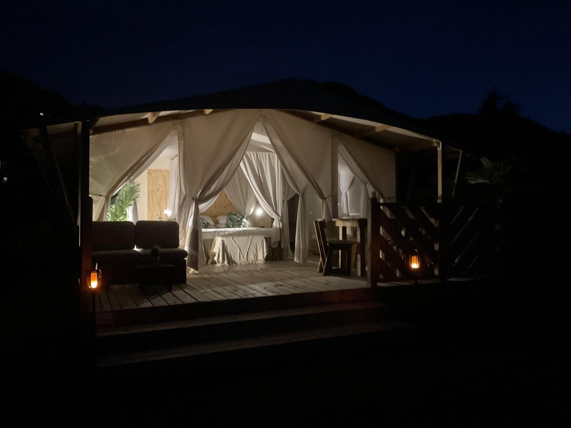 Luxury Lodge เบลลาโจ ภายนอก รูปภาพ